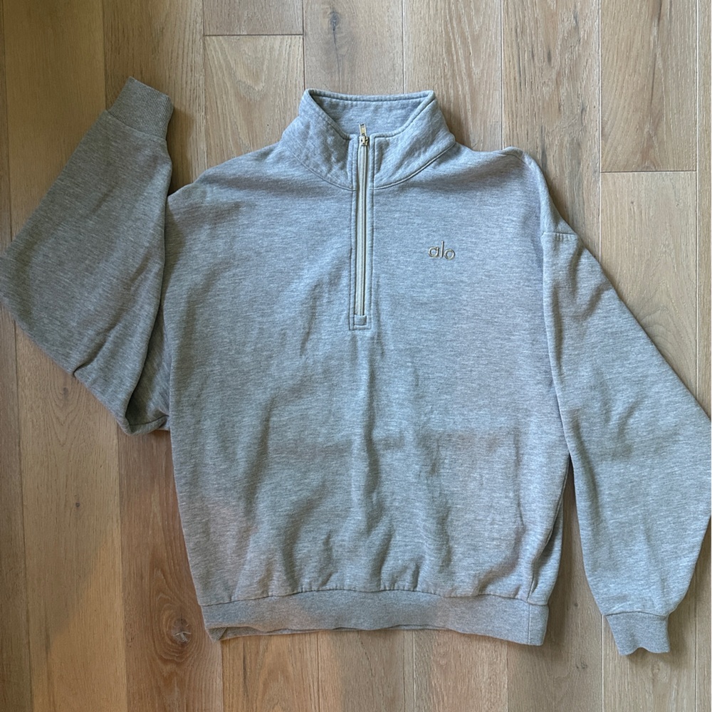 ALO Yoga Gray Quarter-Zip (Size small)